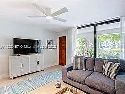 350 Grapetree Dr #405 — Photo 6