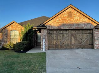 1421 Lauren Ln, Granbury, TX 76048