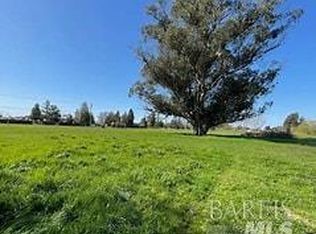 225 Millbrae Ave, Rohnert Park, CA 95407