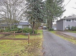 967 Lillian St, Coquitlam, BC V3J 5C6