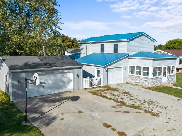 209 W Pearl St, Ashley, IN 46705