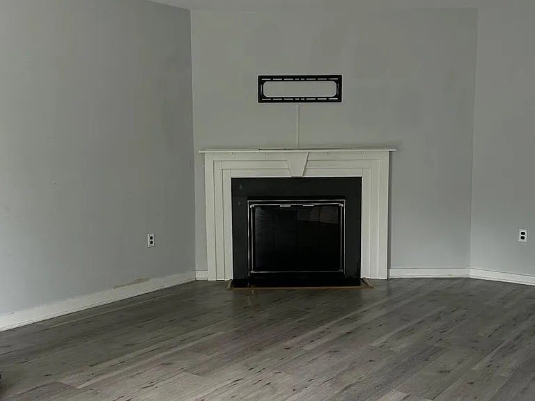 806 Whitpain Hls — Photo 14