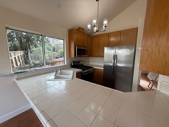 4th image of 235 Katie Ln