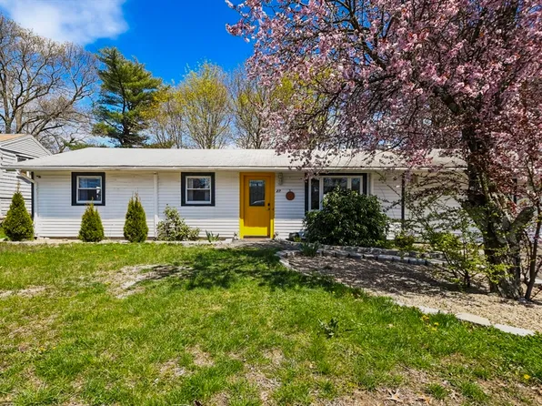27 McAuliffe Rd, Randolph, MA 02368
