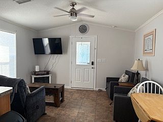 4th image of 128 Quiver Leaf St