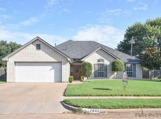 3802 Stonegate Dr, Wichita Falls, TX 76310