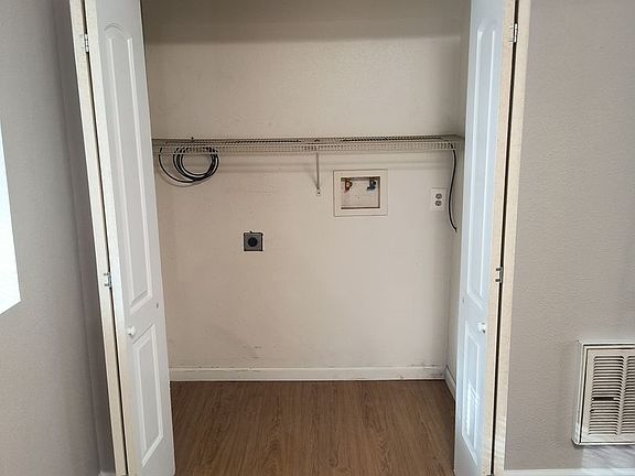 5th image of 724 N Maple St #2