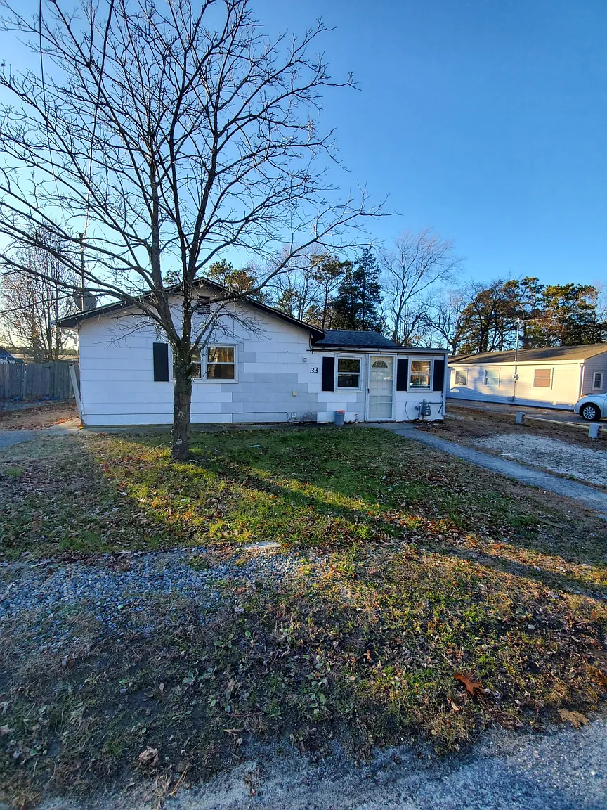 33 Bayberry Dr photo 1