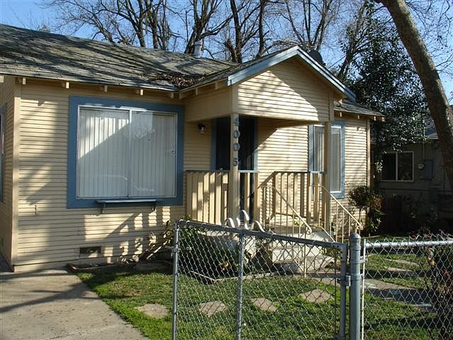 1st image of 4005 42nd St