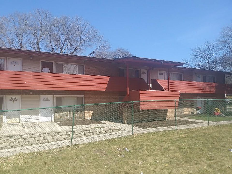 1st image of 2501 W Kilbourn Ave APT 10