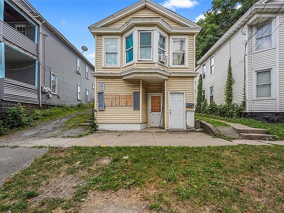 3rd image of 249 Lilac St