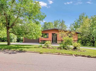 1214 Woodrich Cir, Duluth, MN 55811