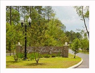 2nd image of 118 Lake Dr