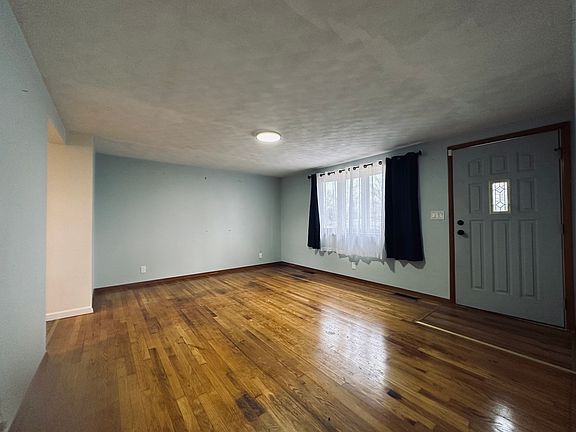 3rd image of 920 S 14th St