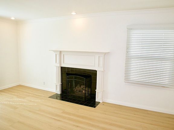 3rd image of 721 Avenue A