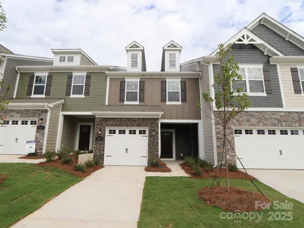 3230 Lilac Grove Dr, Charlotte, NC 28269