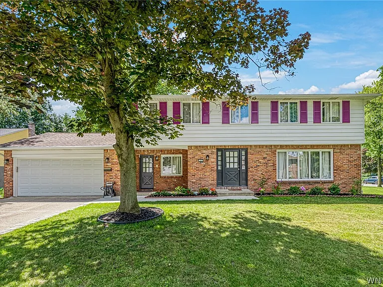 71 Chaumont Dr — Photo 43