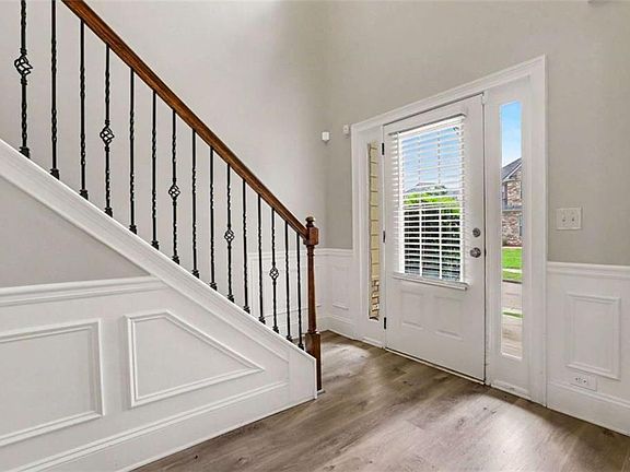 4th image of 302 Kells Ct