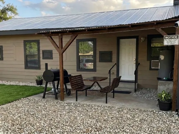 7436 Navigation Blvd #8, Houston, TX 77011