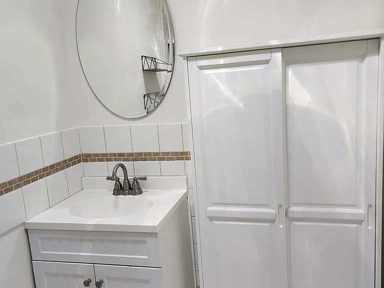 7029 Orion Ave — Photo 9