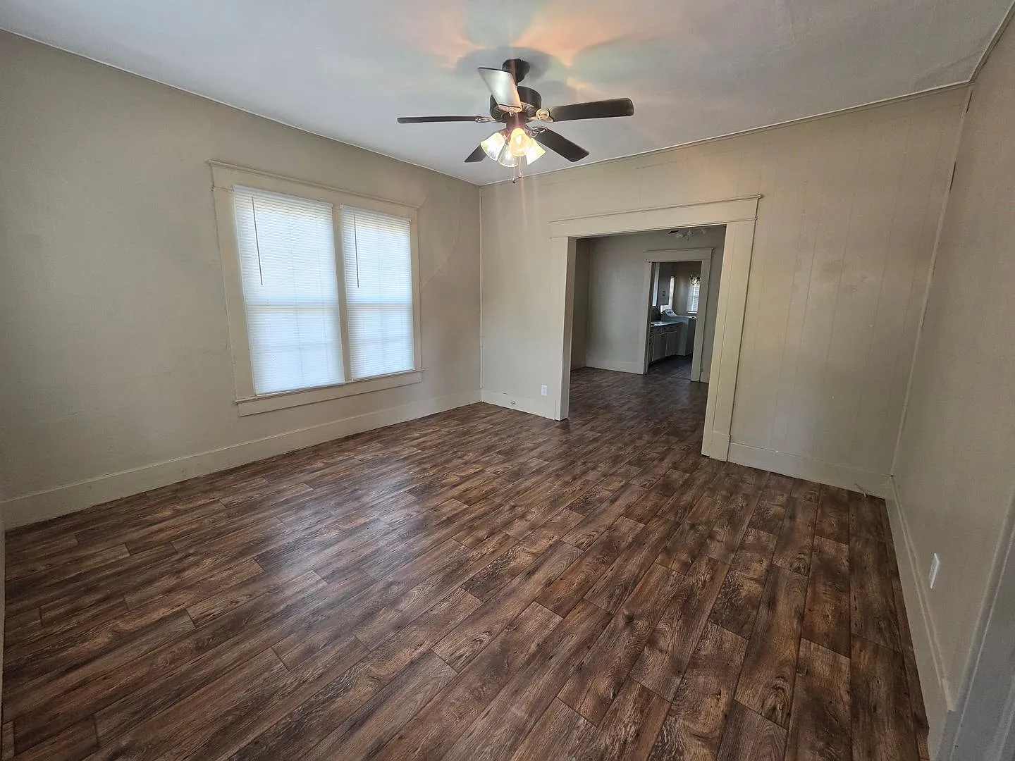 2 bed, 1.0 bath, 1024 sqft, $950 — Photo 2