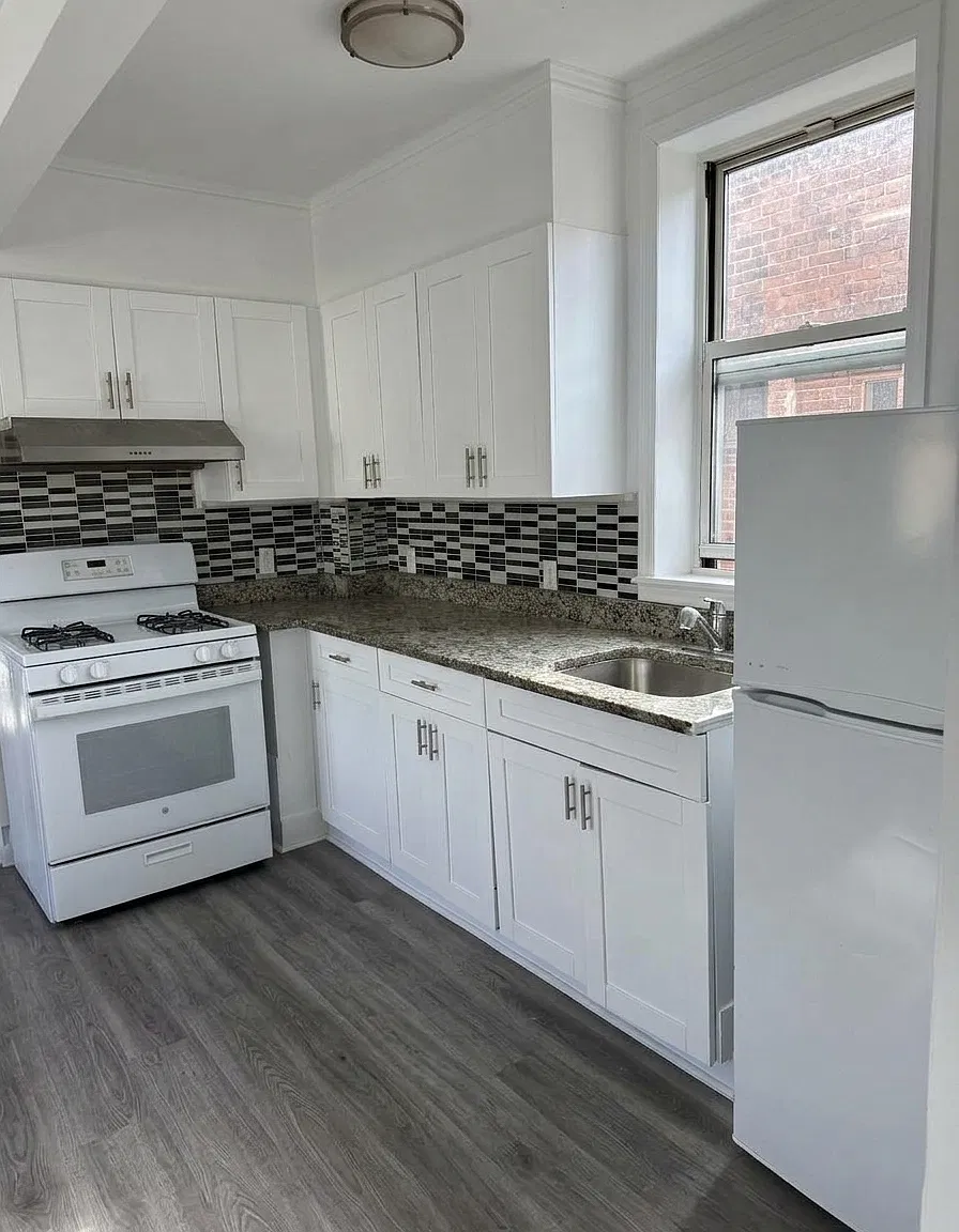 6 bed, $4,500 — Photo 4