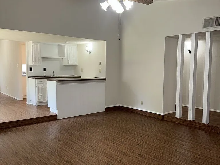 3905 Seven Gables St — Photo 3