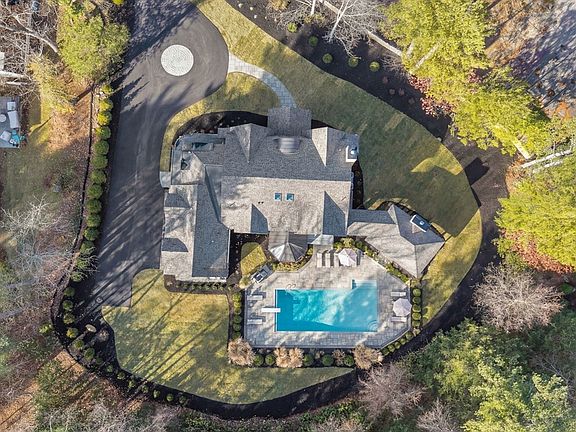 2nd image of 222 Grove St