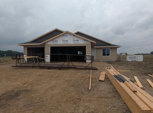 1721 37th St SW, Watertown, SD 57201