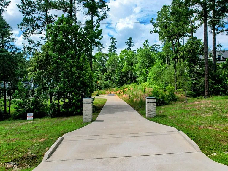 131 Feldspar Ln — Photo 2