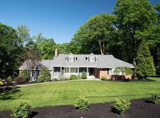 11 Brookvale Rd, Kinnelon, NJ 07405