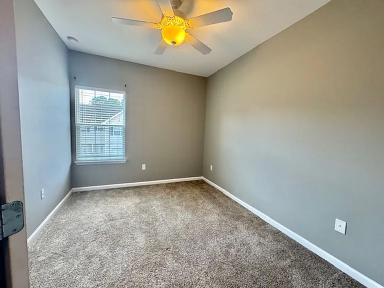 126 Farrah Ave — Photo 29