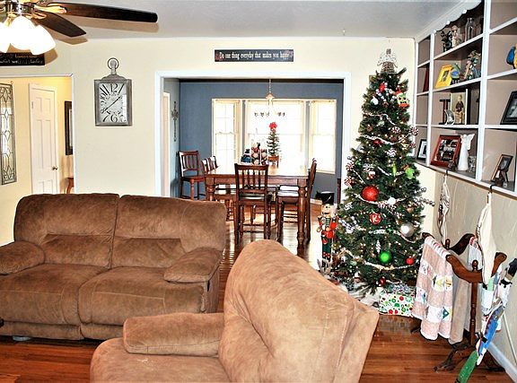 4th image of 2604 Goddard Dr