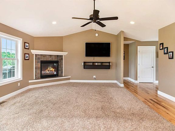5th image of 4548 Westbrook Dr