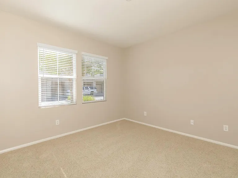 Laurel Vista Apartment Homes — Photo 36