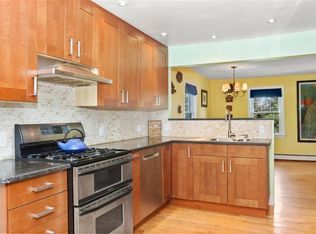 63 Clearview Ave, Stamford, CT 06907