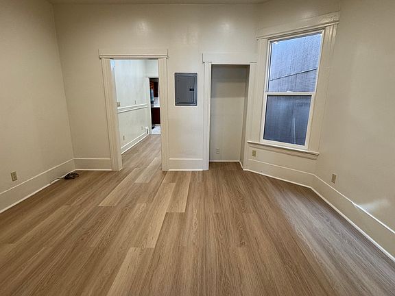4th image of 320 Russia Ave
