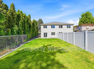 714 W 13th St #A, Benton City, WA 99320