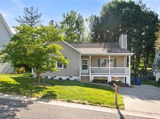 956 Heatherstone Dr, Winston Salem, NC 27104