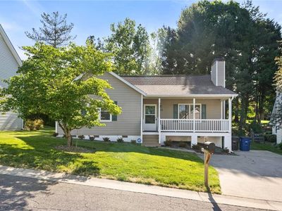 956 Heatherstone Dr, Winston Salem, NC, 27104
