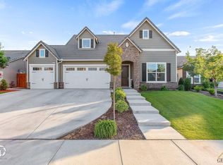 13815 Star Shine Dr, Bakersfield, CA 93314