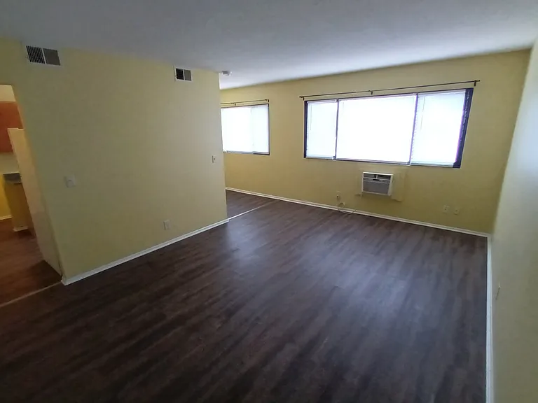 5940 E River Rd — Photo 13