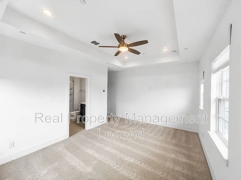 809 Jamestown Ln — Photo 17
