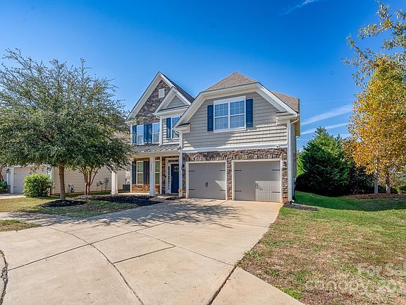 3rd image of 8806 Douglas Palace Ct