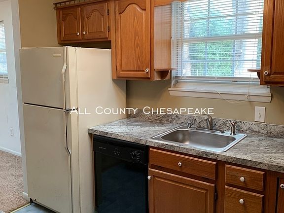 5th image of 1517 Honeysuckle Dr