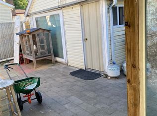 812 Pulaski St, Riverhead, NY 11901