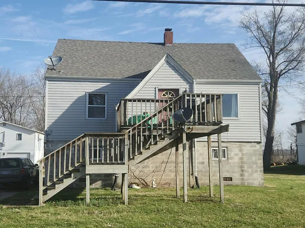 147 Saint Charles St, West Alton, MO 63386