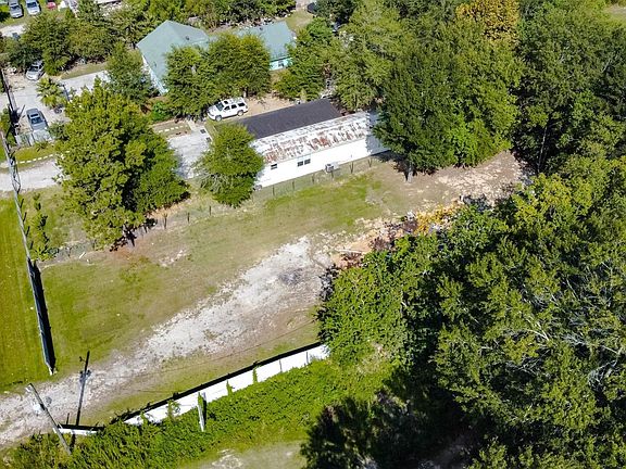 4th image of 303 County Road 3417