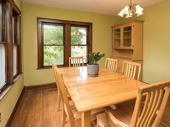 3rd image of 144 E Lincoln Ave