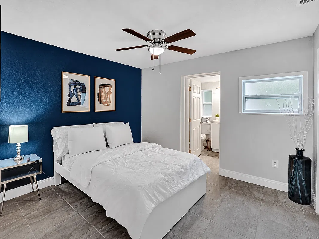 4 bed, 3.0 bath, 1963 sqft, $4,500 — Photo 4